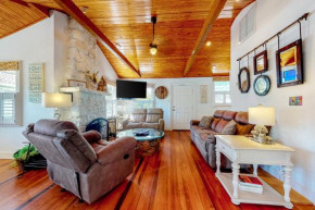 Detlow's Treasured Cottages 1, St Pete Beach